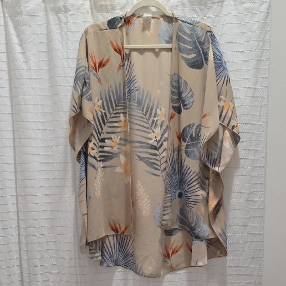 I Joah Jackets & Blazers - I JOAH Tan and Blue Leaf Print Kimono